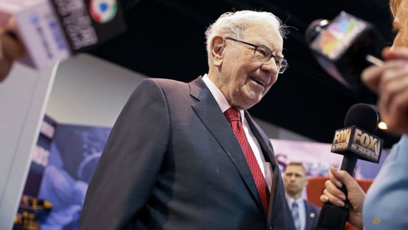 Buffett's Berkshire reveals stake in HP; shares surge almost 10per cent Buffett's Berkshire reveals stake in HP; shares surge almost 10per cent