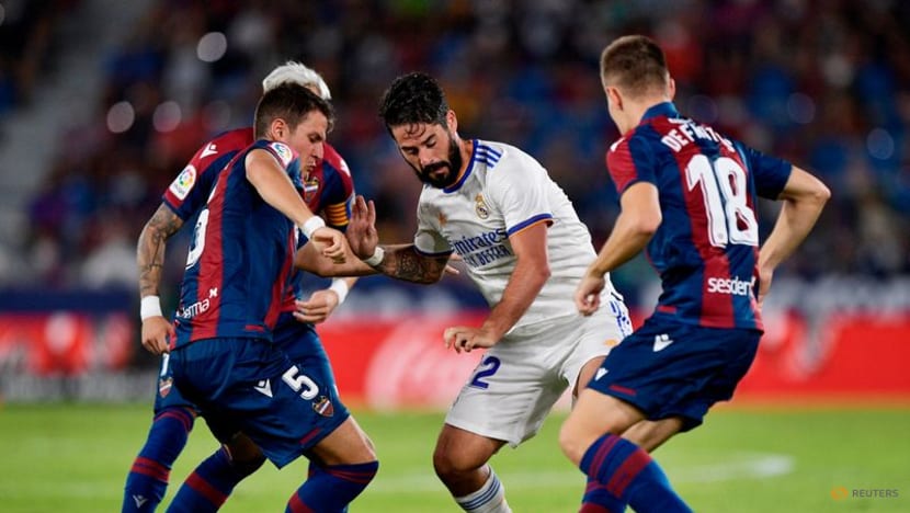 Football: Vinicius rescues draw for Madrid at Levante after collapse Football: Vinicius rescues draw for Madrid at Levante after collapse