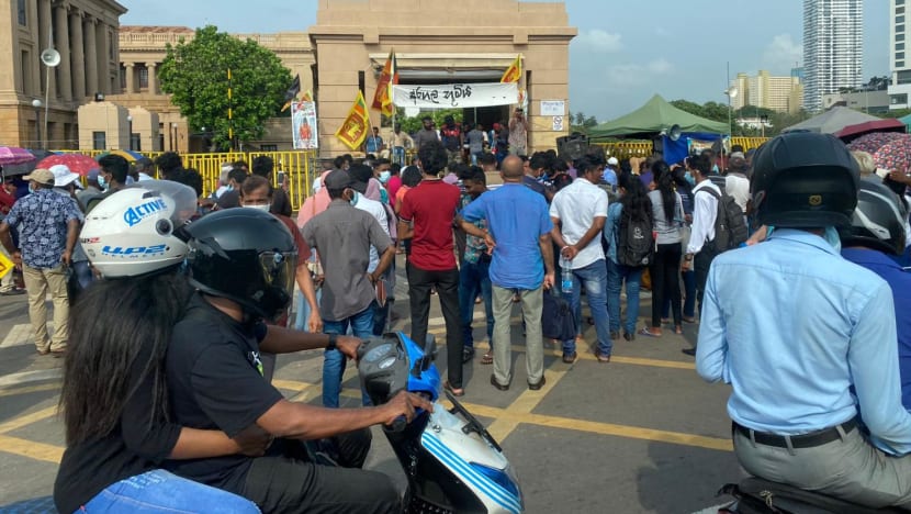 Fuel shortages and empty supermarket shelves: Singaporean in Sri Lanka describes experience under curfew Fuel shortages and empty supermarket shelves: Singaporean in Sri Lanka describes experience under curfew