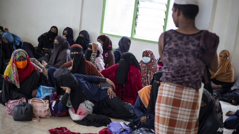 More than 100 Rohingya land on beach in Indonesia's Aceh More than 100 Rohingya land on beach in Indonesia's Aceh