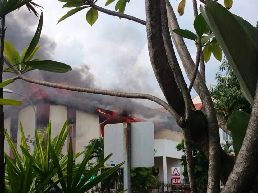 Fire breaks out at Jalan Waringin Fire breaks out at Jalan Waringin