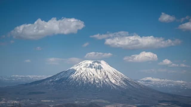日本北海道羊蹄山发生雪崩 两人丧命 