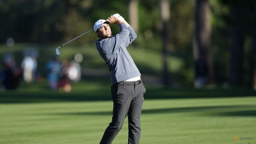 Scheffler powers into Players Championship lead Scheffler powers into Players Championship lead
