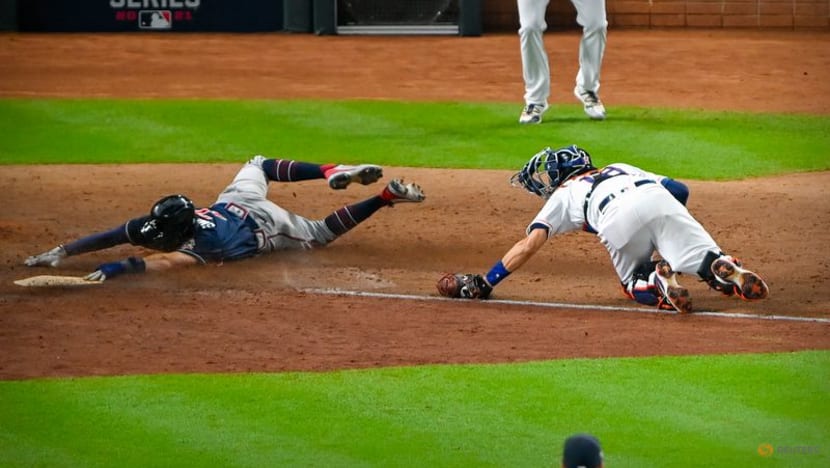 Baseball-Braves beat Astros 6-2 to win Game One of World Series Baseball-Braves beat Astros 6-2 to win Game One of World Series