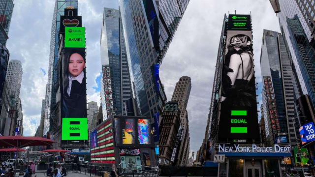 张惠妹、 Jasmine Sokko登纽约时代广场巨幕