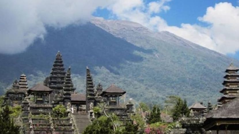 Rakyat S'pura dinasihati supaya hindari Gunung Agung di Bali
