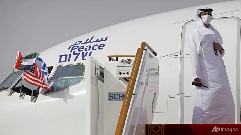 First commercial passenger flight from UAE lands in Israel 