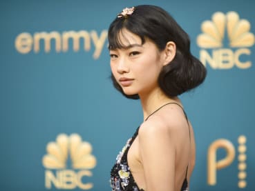 Emmy Awards: Stars look to keep cool on sweltering carpet