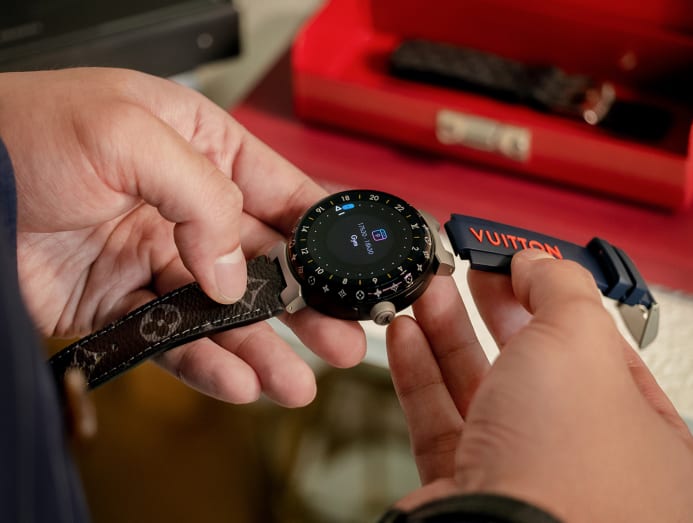 Louis Vuitton launches its first smartwatch: the Tambour Horizon watch -  CNET