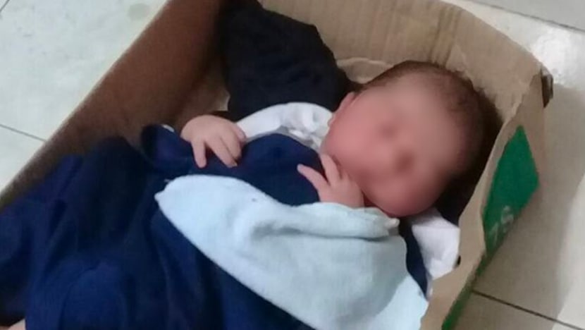 Bayi berusia 3 hari ditinggalkan dalam kotak di masjid - BERITA Mediacorp