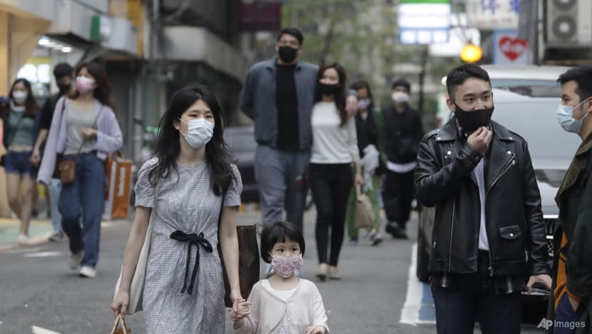 Taiwan shortens quarantine for arrivals even as COVID-19 cases rise Taiwan shortens quarantine for arrivals even as COVID-19 cases rise