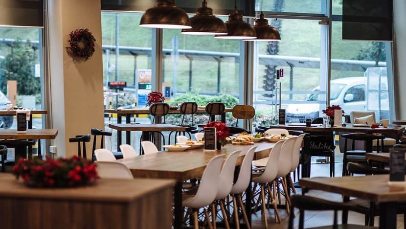 Woman who pocketed S$30,000 from restaurant at NUS Business School gets fine Woman who pocketed S$30,000 from restaurant at NUS Business School gets fine