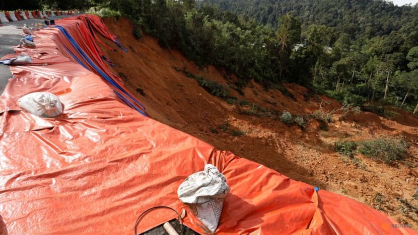 Malaysia landslide: Civil servant arrested for allegedly stealing items from victims Malaysia landslide: Civil servant arrested for allegedly stealing items from victims