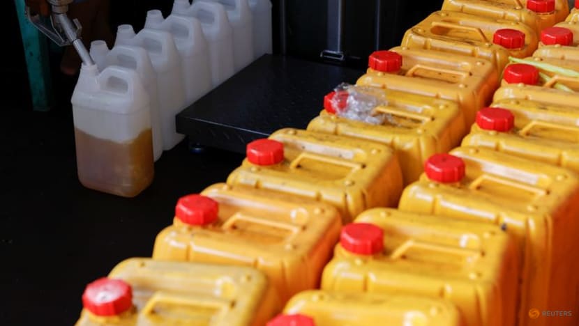 Indonesia fines cooking oil firms for restricting supply Indonesia fines cooking oil firms for restricting supply