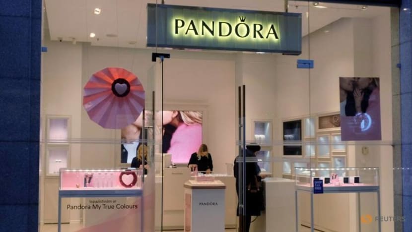 Carbon copy? Pandora takes a shine to lab-made diamonds