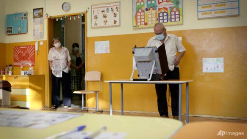 No clear winner emerges from Bulgarian parliamentary election No clear winner emerges from Bulgarian parliamentary election