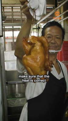 Chicken House owner Gilbert Chua works around the cluck 🐓 to serve up traditional Taiwanese-style chicken rice!  Link in bio to read more
 
📍 Chicken House
118 Depot Lane
S109754

https://tinyurl.com/2bp7w624