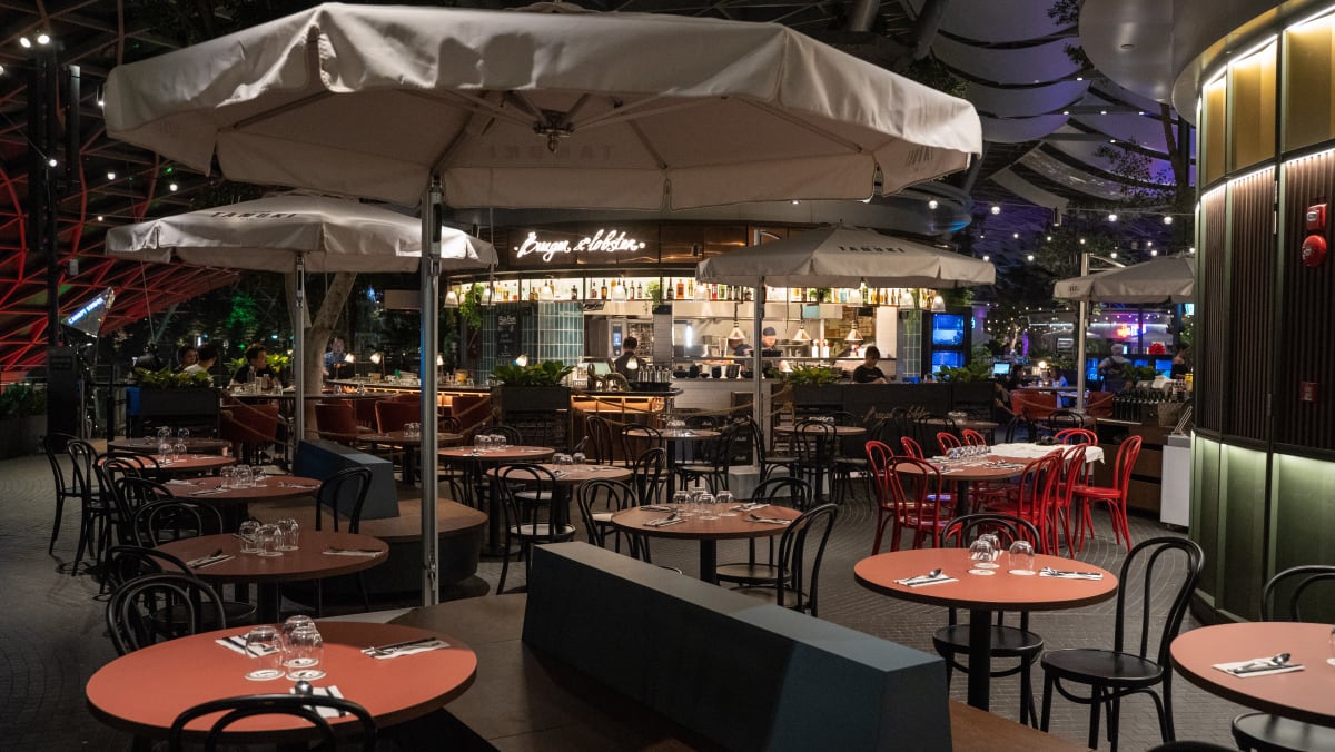 restaurants-on-level-5-of-jewel-changi-airport-hit-hard-by-requirement