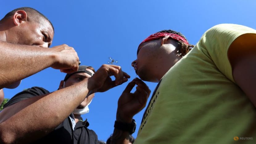 Migrants sew their mouths shut in quest for Mexico passage to US border Migrants sew their mouths shut in quest for Mexico passage to US border
