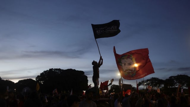 巴西保安部队拆除前总统支持者示威营地 1500人被捕