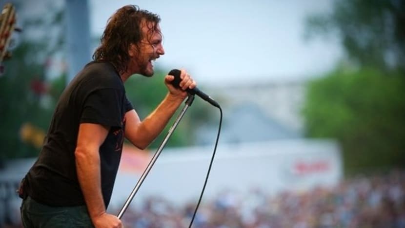 Eddie Vedder lancar lagu baru, umum tarikh album solo pertama dalam 11 tahun