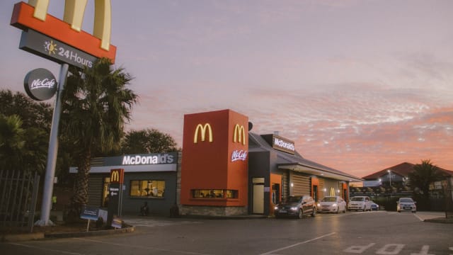 【城市呼吸｜黄素怀】关于“歧视”：为什么我喜欢去麦当劳