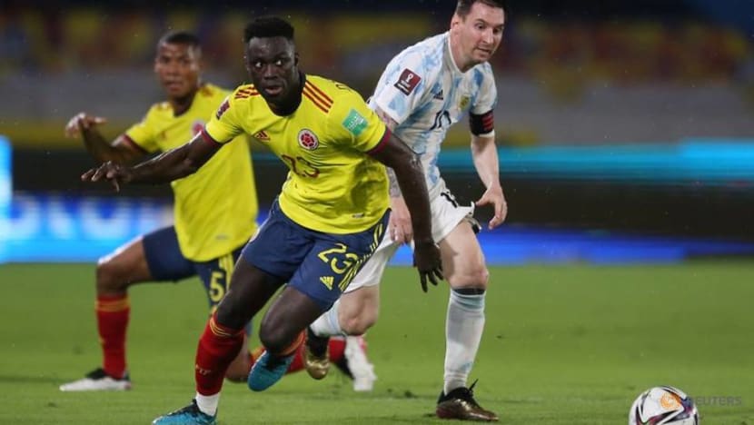 Soccer-Colombia score in added time to grab 2-2 draw with Argentina