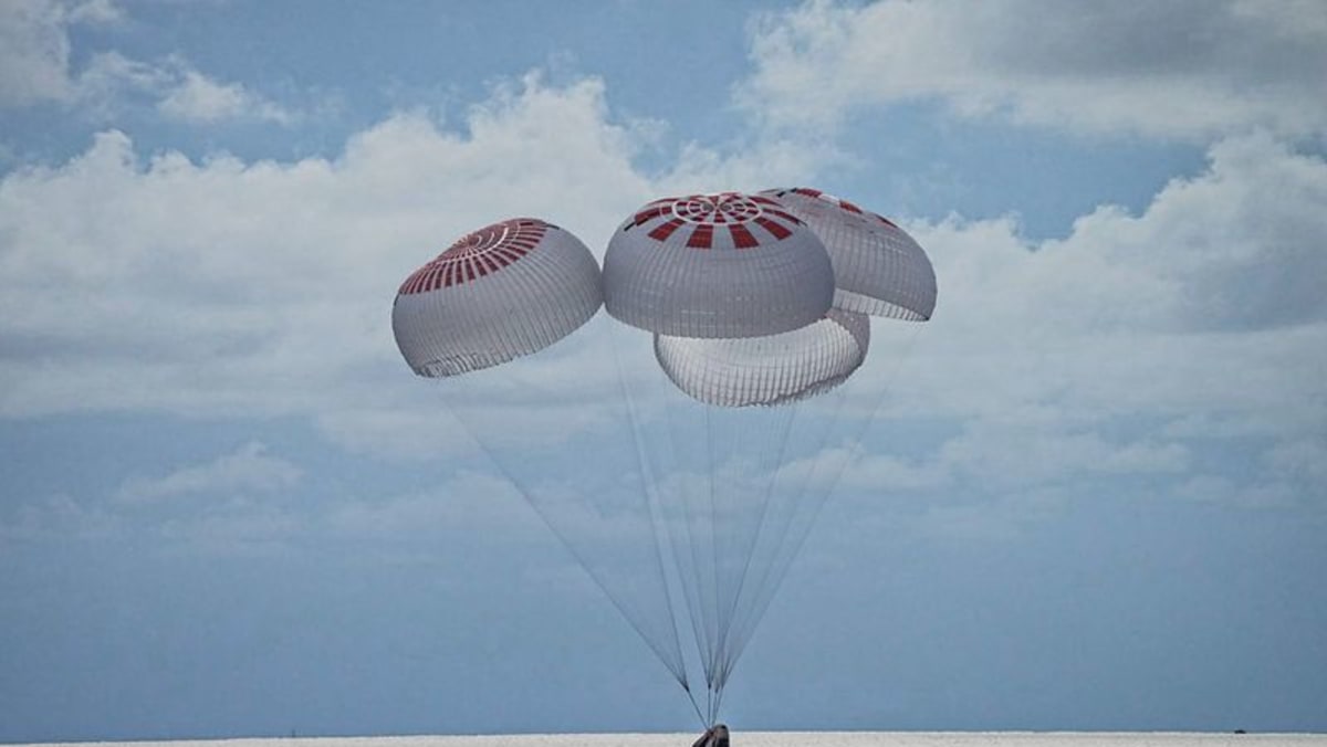 SpaceX capsule with world's first all-civilian orbital crew splashes down off Florida