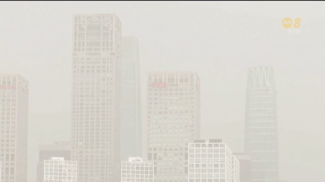 中国北部多地遭遇沙尘暴侵袭