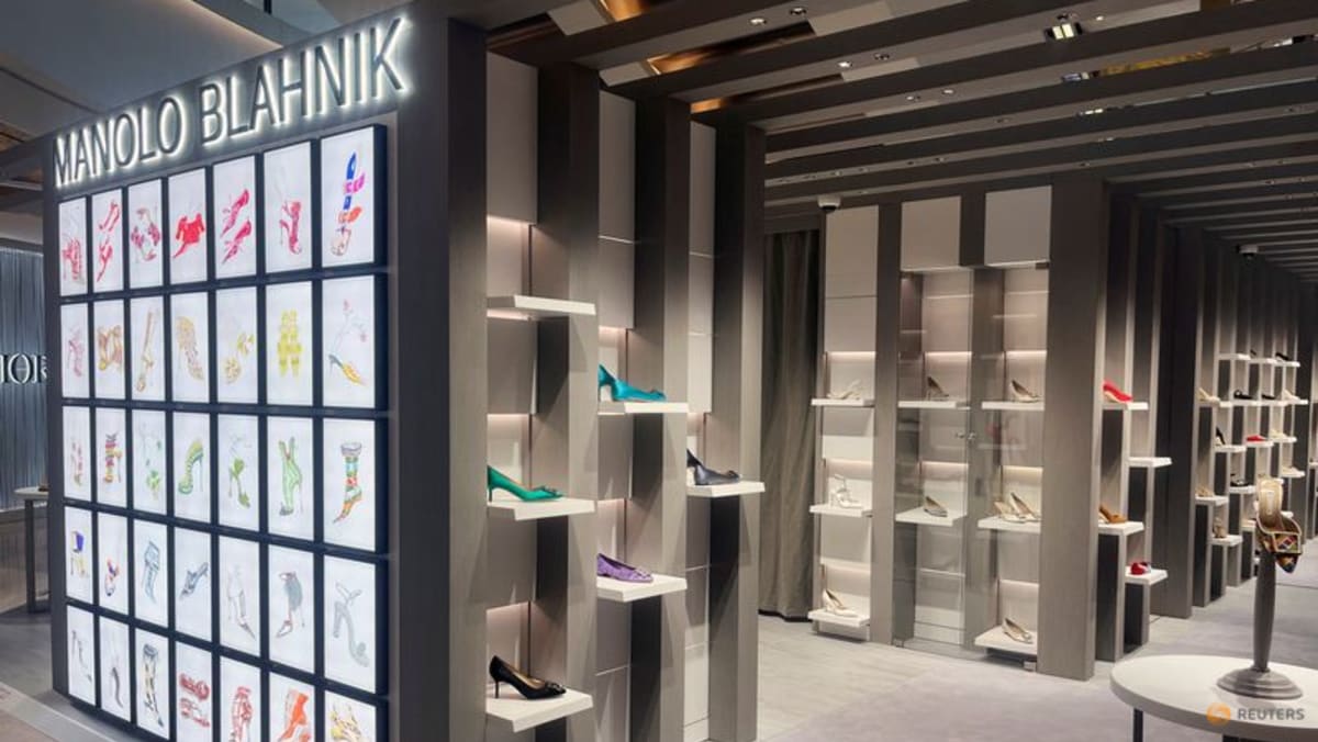 Luxury shoemaker Manolo Blahnik enters China market after 22-year legal tussle Luxury shoemaker Manolo Blahnik enters China market after 22-year legal tussle