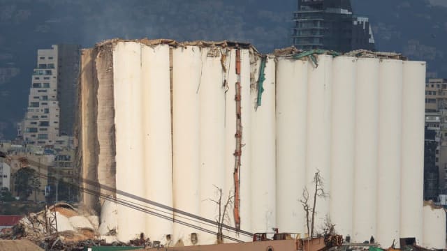 黎巴嫩贝鲁特港口大爆炸遗存物件仓库部分倒塌