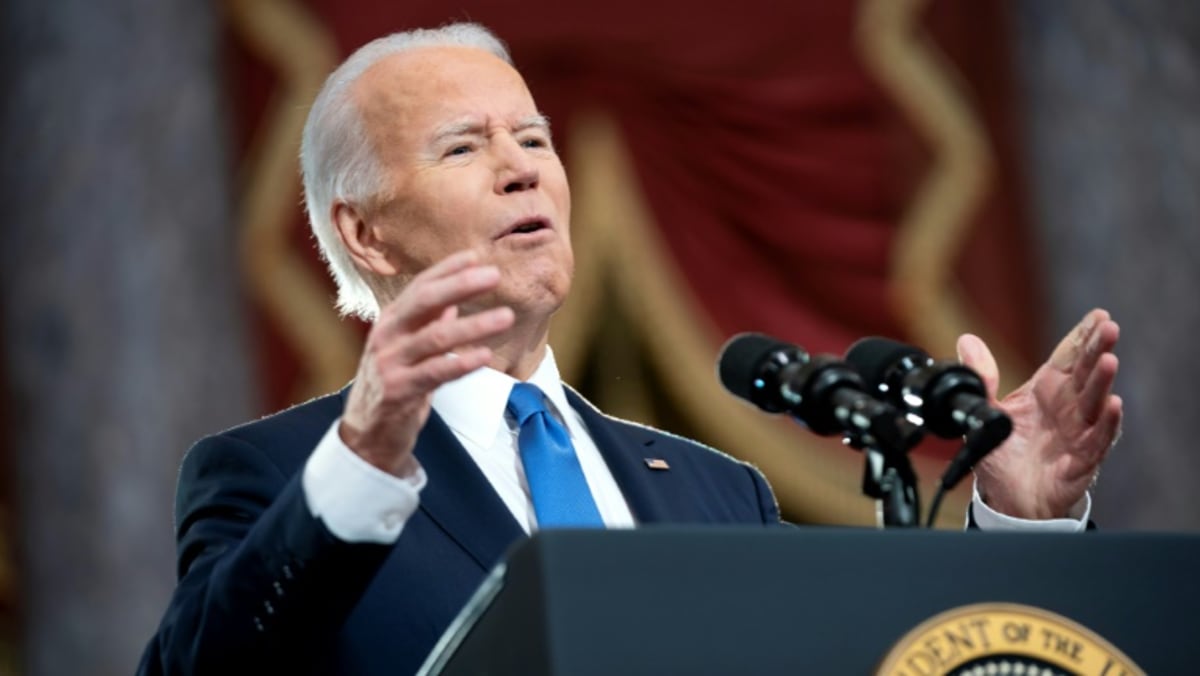 Komentar: Mengapa semua orang begitu terganggu dengan usia Biden?