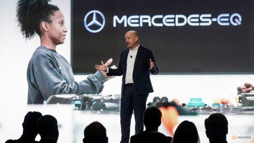 Mercedes set to invest billions in e-vehicles plants
