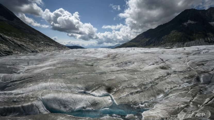 1968 plane wreckage found on Swiss glacier
