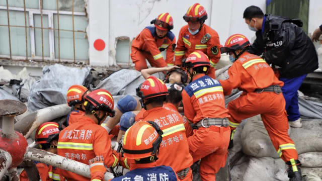 中国黑龙江一中学体育馆楼顶坍塌 造成十人死亡