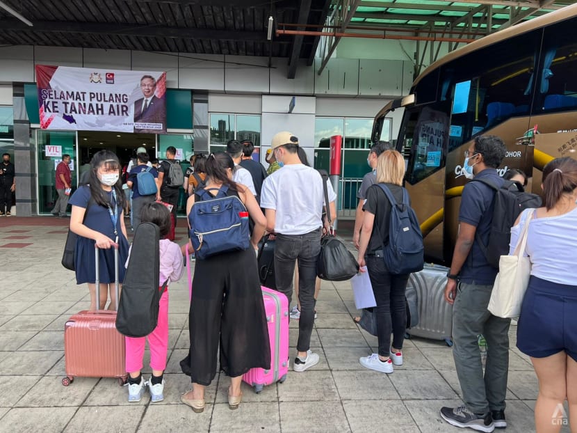 ‘Welcome home’: First VTL travellers arriving in Johor by bus look forward to family reunions, long-awaited time off ‘Welcome home’: First VTL travellers arriving in Johor by bus look forward to family reunions, long-awaited time off