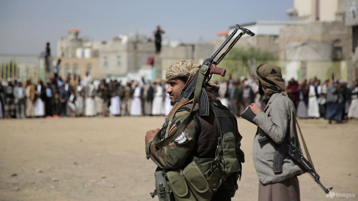 Turis di UEA menghindari serangan rudal Houthi