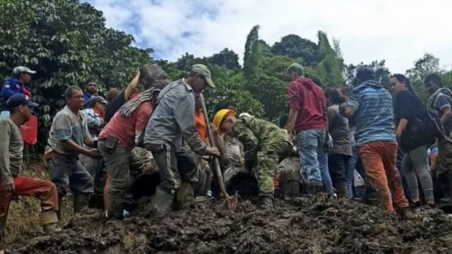哥伦比亚山崩掩埋学校 至少八名学生受困