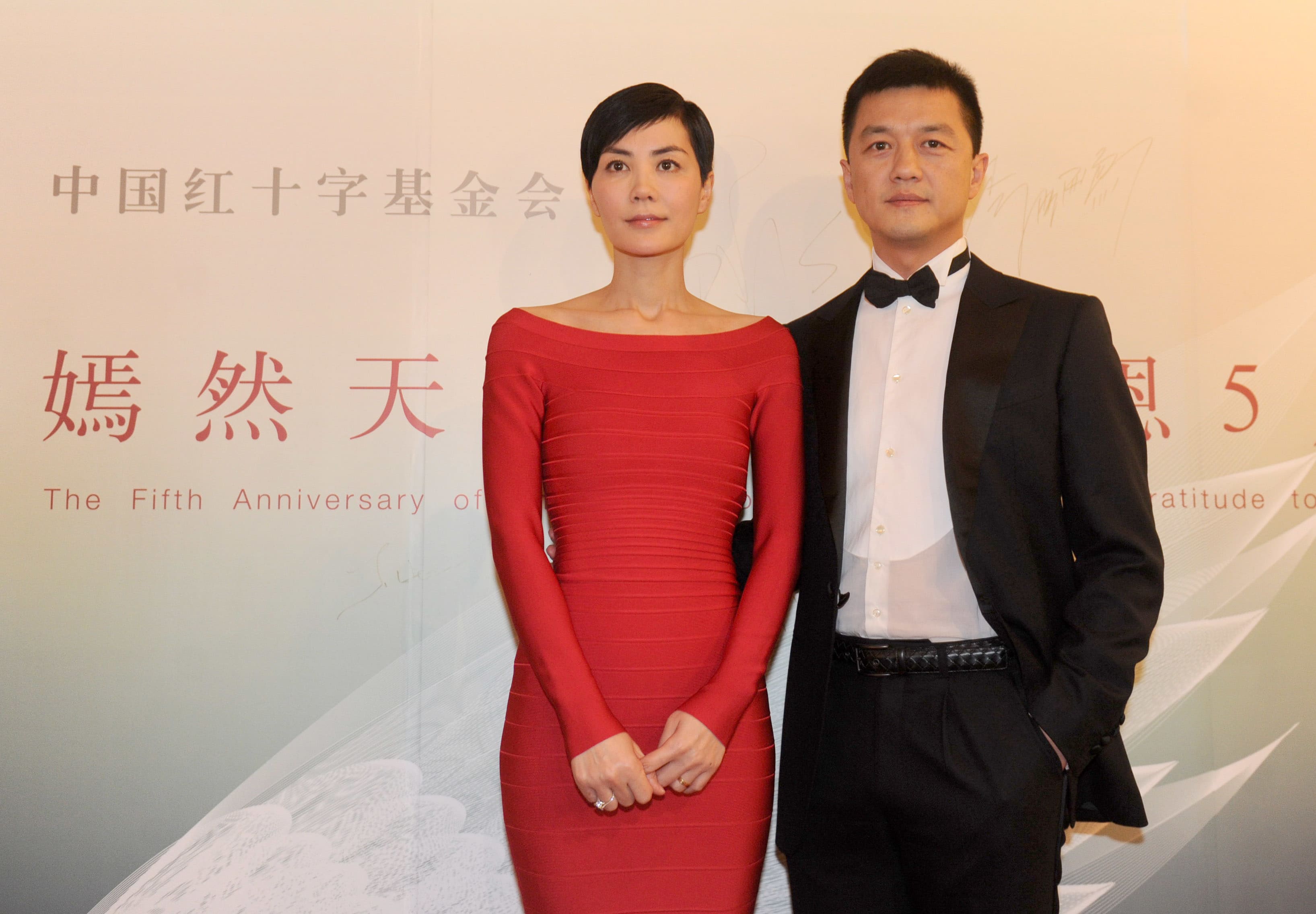 Faye Wong Suggested Divorce, Reveals Singer's Ex-Husband Li Yapeng Faye Wong Suggested Divorce, Reveals Singer's Ex-Husband Li Yapeng