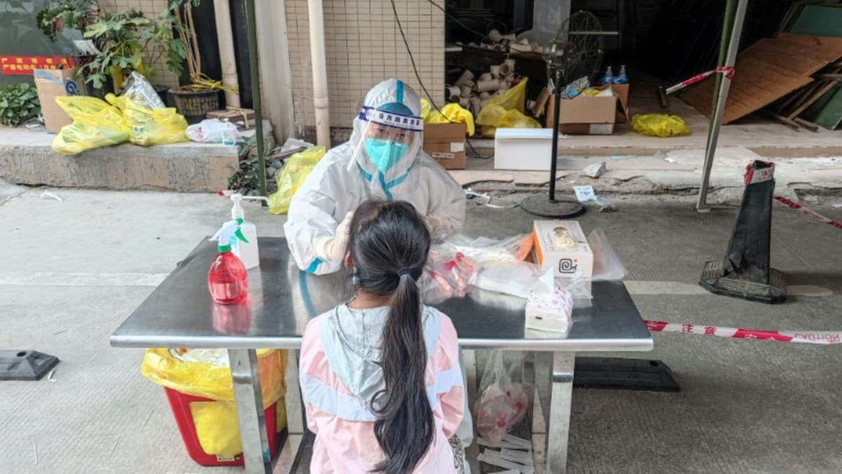 Photo of Shenzhen uľahčuje uzamykanie, keď sa epidémia šíri v čínskej ekonomike