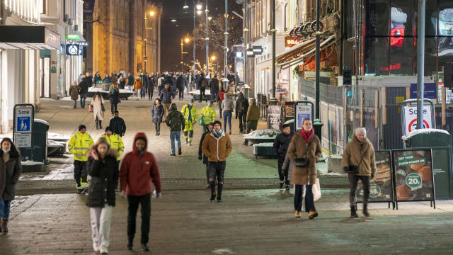 挪威解除在人多场合戴口罩等防疫措施