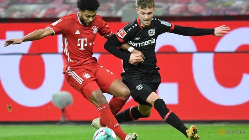 Lewandowski sends Bayern top of the table with last-gasp winner Lewandowski sends Bayern top of the table with last-gasp winner