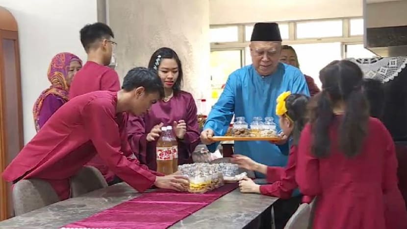 Para AP lahir rasa gembira dapat berkumpul, beraya dengan keluarga tersayang Para AP lahir rasa gembira dapat berkumpul, beraya dengan keluarga tersayang