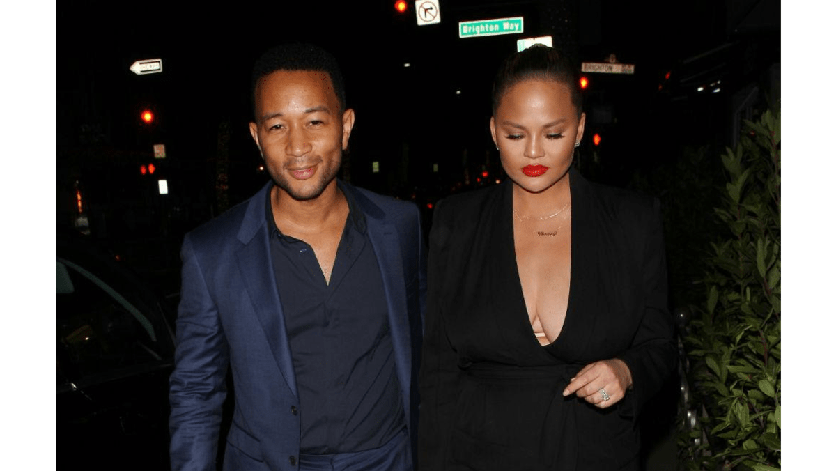 Chrissy Teigen 'projectile puked' at daughter's school - 8days