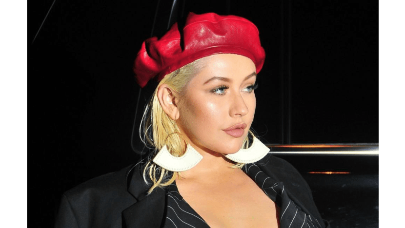 Christina Aguilera Loses Her Voice 8 Days