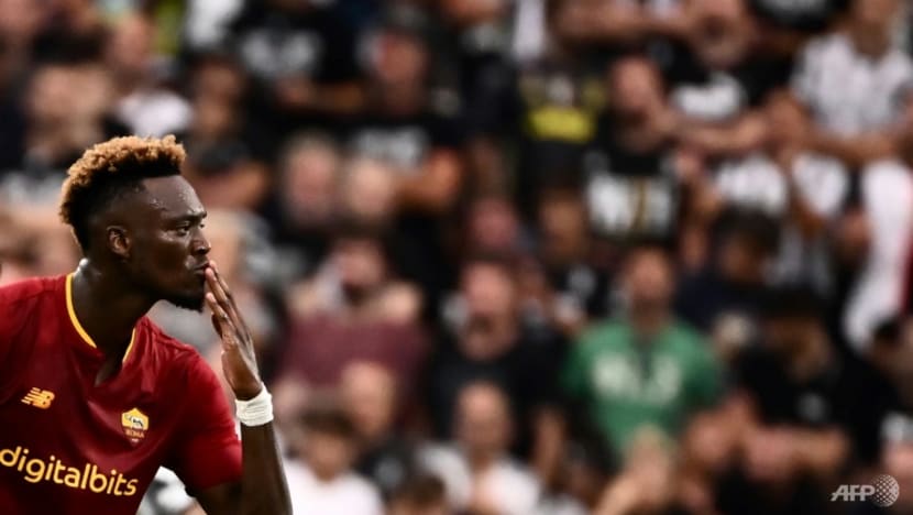 Abraham earns point for Roma on Dybala's difficult Juve return Abraham earns point for Roma on Dybala's difficult Juve return