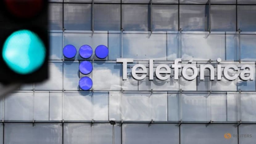 Telefonica awards Nokia and Ericsson equal use of its Spanish 5G bands Telefonica awards Nokia and Ericsson equal use of its Spanish 5G bands