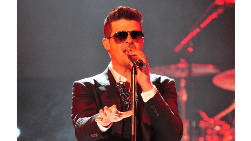 Robin Thicke Spends Time With Son 8days