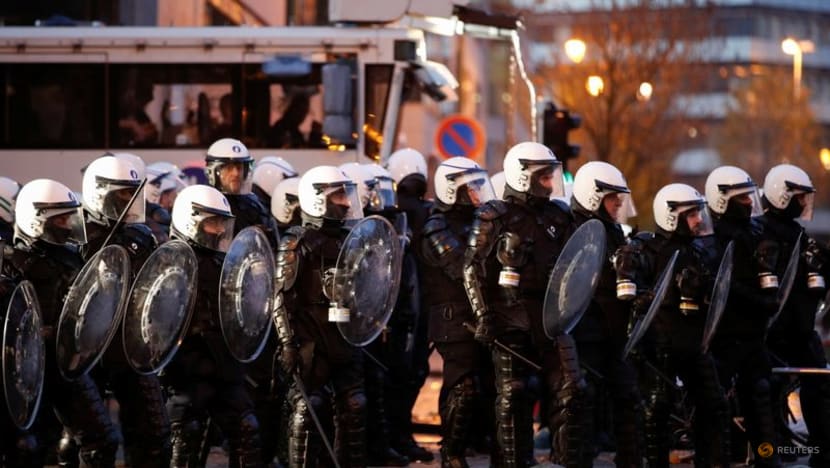 Clashes break out in Brussels in protests over COVID-19 restrictions