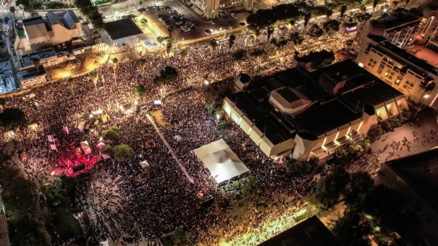 要政府先救人质 以色列暴发最大规模示威